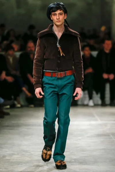Look 23
